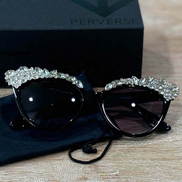NIB Perverse Cat Eye Glam Rhinestone Sunglasses - Picture 1 of 5
